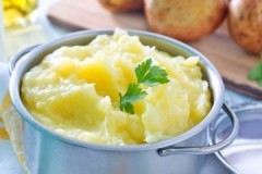 Demandons au cuisinier : combien de temps la purée de pommes de terre se conserve-t-elle au réfrigérateur ?