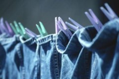 Des moyens originaux et efficaces pour sécher rapidement et correctement les jeans après le lavage