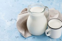 Nota para las amas de casa: ¿cuánto tiempo se puede conservar la leche hervida en el frigorífico y en condiciones ambientales?