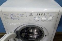 Eenvoudige regels voor het gebruik van een oude Indesit-wasmachine