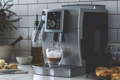 Consejos útiles sobre cómo y con qué quitar las incrustaciones de una máquina de café