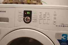 Waarom geeft een Samsung-wasmachine fout h1 weer en wat moet ik doen?