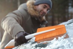 Rating of car snow brushes: models and prices, tips on selection and use