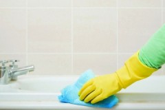 ¿Cómo y con qué limpiar cuidadosa y eficazmente una bañera acrílica en casa?