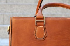 Des moyens sûrs et efficaces de laver un sac en cuir