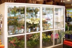 Productos perecederos o las flores se pueden guardar en el frigorífico.