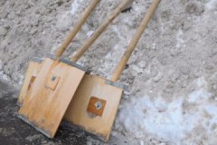 Revisión de palas de madera para quitar nieve: ventajas y desventajas, precios, opiniones de clientes.