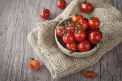 Volgens alle regels: hoe bewaar je verse tomaten en hoe lang?