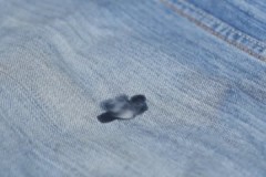 Consejos de amas de casa experimentadas sobre cómo quitar fácilmente la cera de los jeans