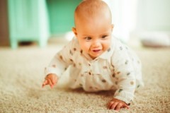 Petites astuces contre les petits désagréments, ou comment enlever l'odeur d'urine d'un enfant sur un tapis