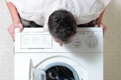 Wat zijn de redenen dat de LG-wasmachine springt tijdens het centrifugeren en hoe deze te elimineren?