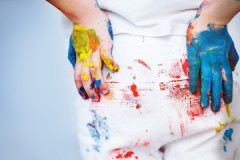 Dicas úteis sobre como remover tinta seca de jeans em casa