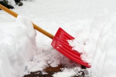 Herziening van plastic schoppen voor sneeuwruimen: voor- en nadelen, prijzen, klantbeoordelingen