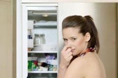 Review of effective means to eliminate odors inside the refrigerator