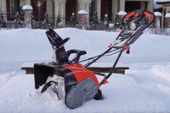 Getest bij sneeuw en vorst: elektrische sneeuwblazer DAEWOO DAST 3000E