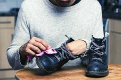 Correggere i difetti di riparazione o come rimuovere la colla dalle scarpe