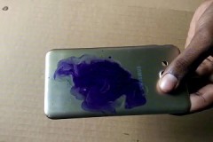 Métodos probados y económicos para quitar un bolígrafo de la funda de un teléfono